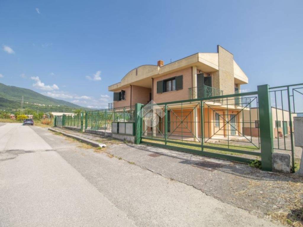 Casa indipendente a Rieti in Via Claudio Torda, 17 - Foto 2
