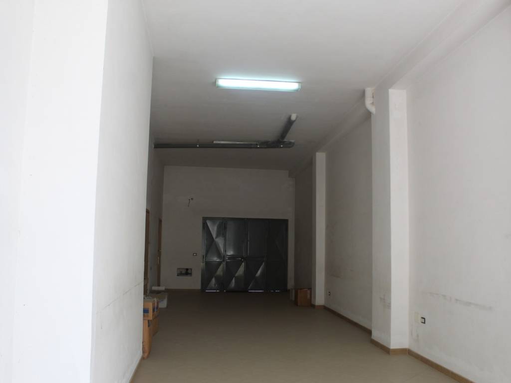 Box / garage a Francavilla fontana in Via Francesco Baracca, 71 - Foto 3