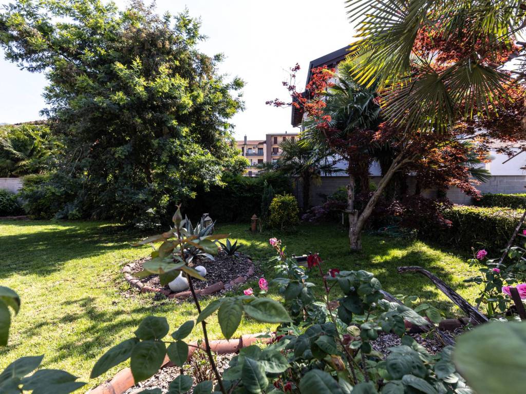 Villa a Trecate in Via Madonna delle Grazie, 46 - Foto 3
