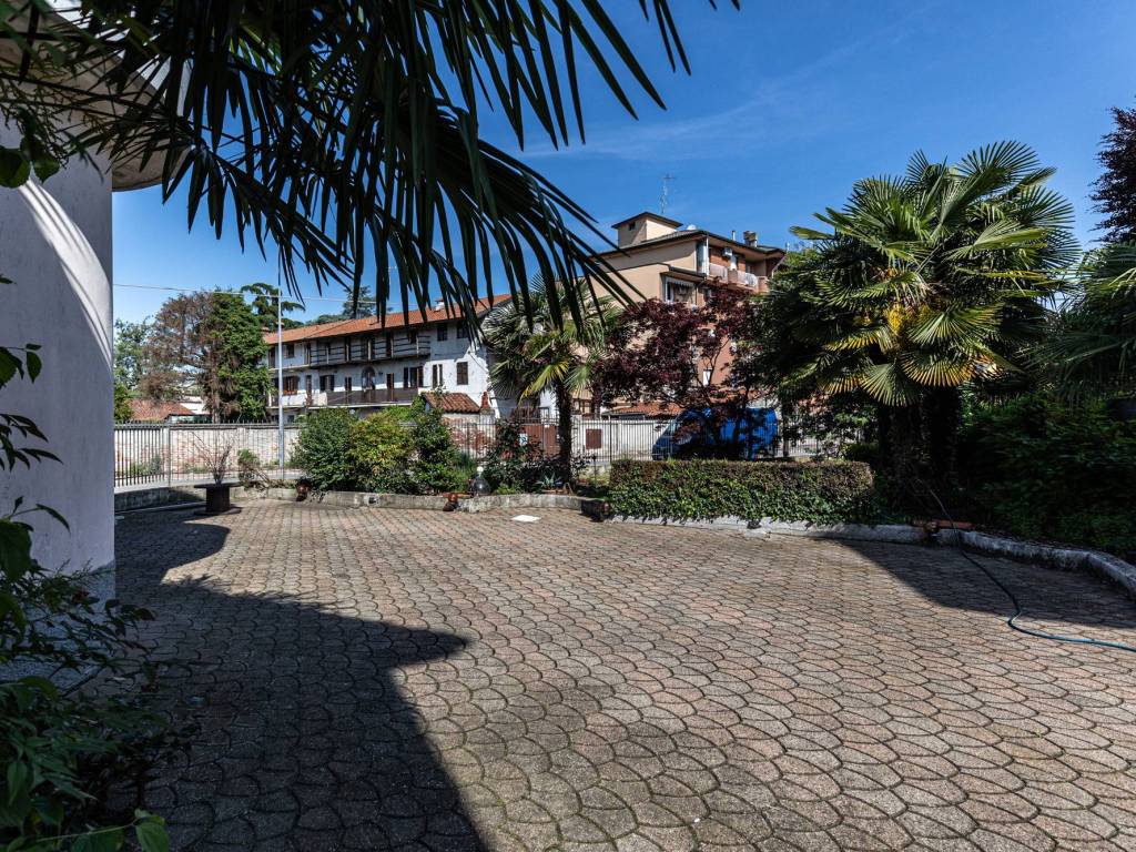 Villa a Trecate in Via Madonna delle Grazie, 46 - Foto 4