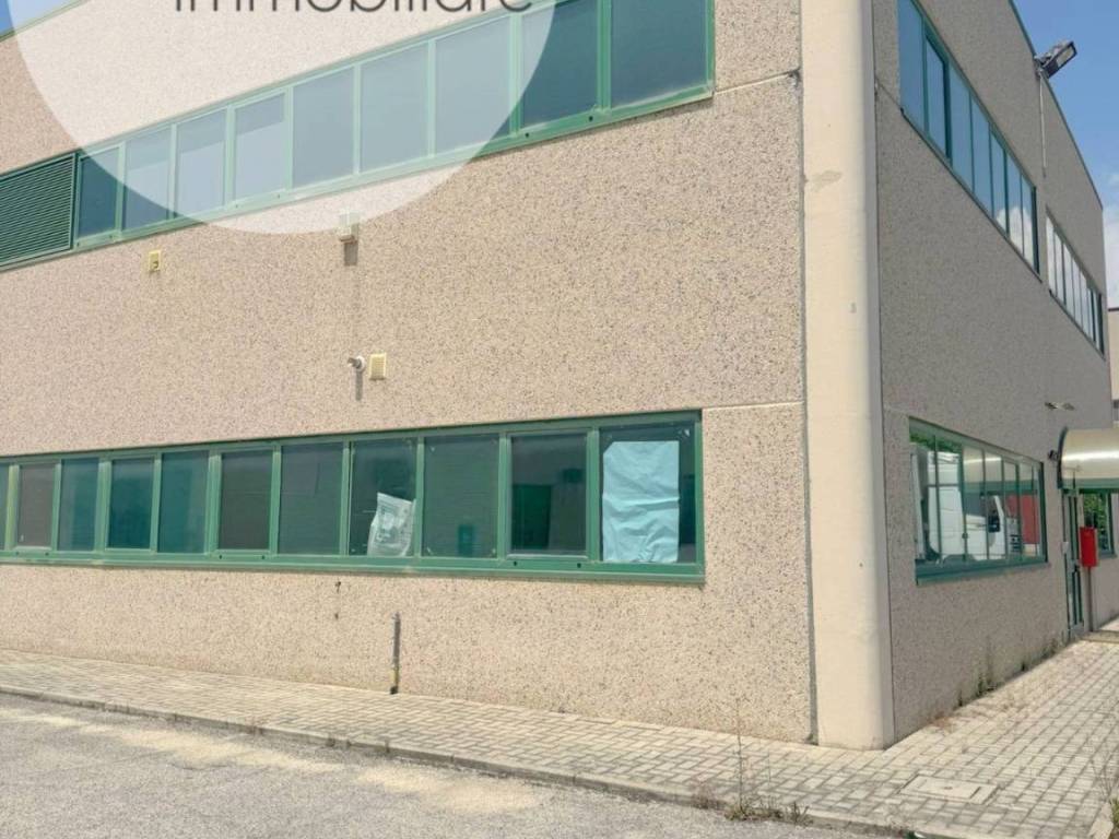 Immobile a L'aquila in Via dell'Industria - Foto 5