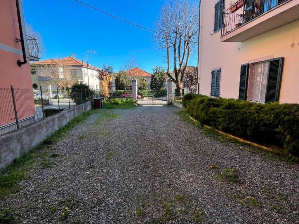 Box / garage a Canelli in Via Alba, 142 - Foto 2