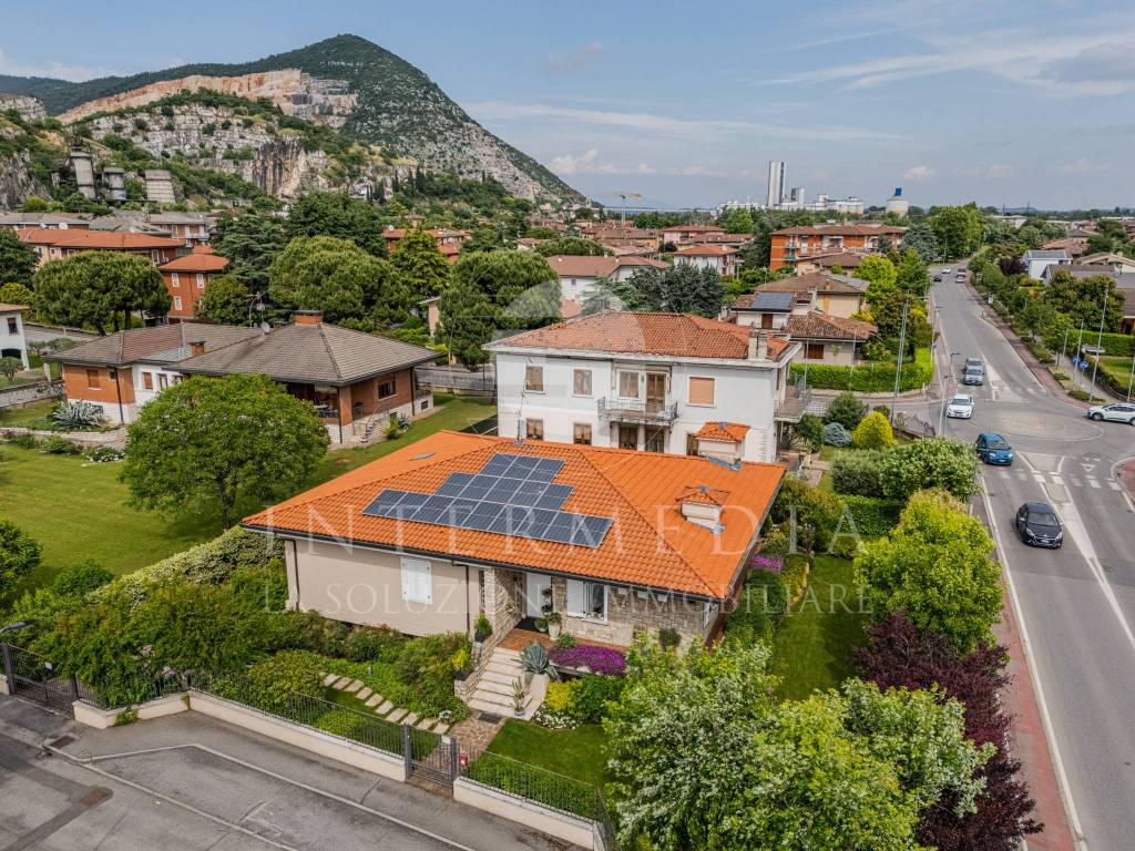 Villa a Rezzato in Via Vittorio Veneto, 8 - Foto 2