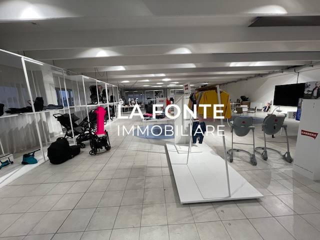 Immobile a Noventa padovana in Viale della Navigazione Interna - Foto 4