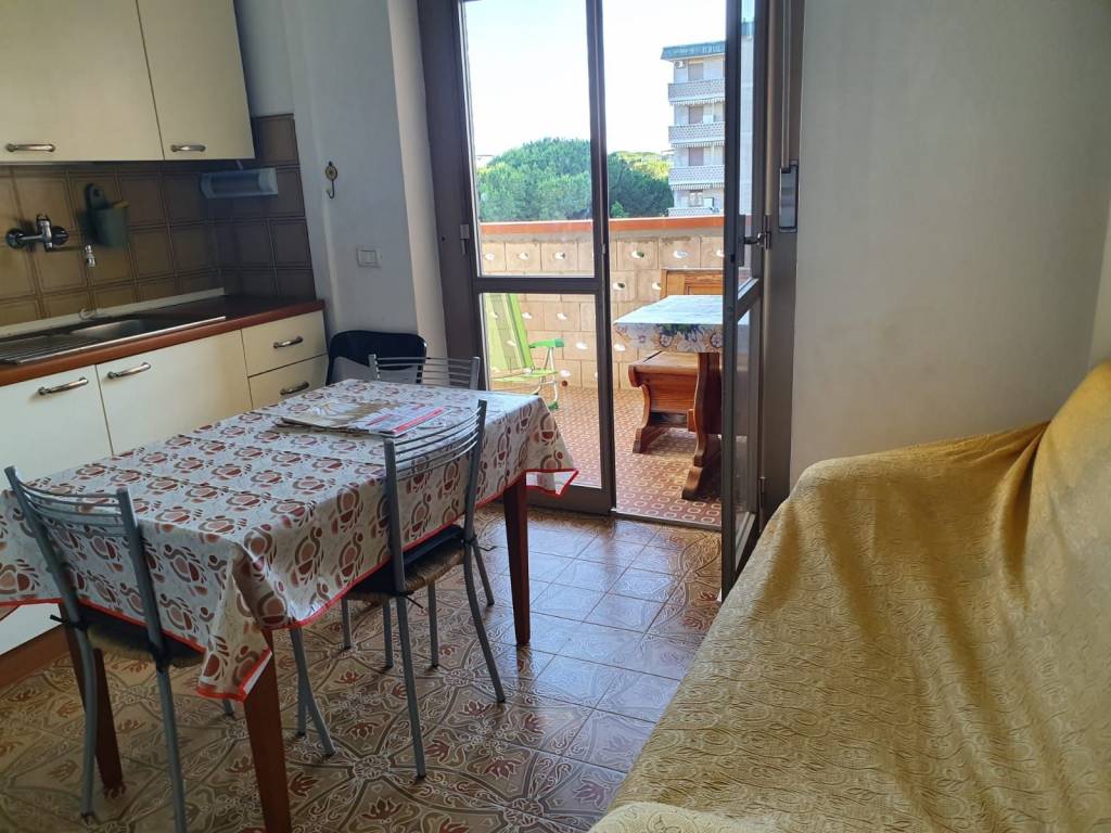 Appartamento a Follonica in Via Lago di Burano, 2 - Foto 4