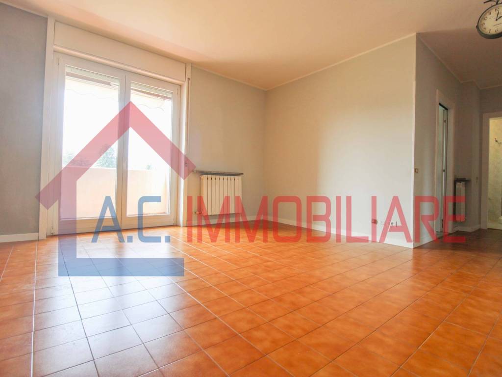 Appartamento a Vergiate in Via Stazione, 20 - Foto 2