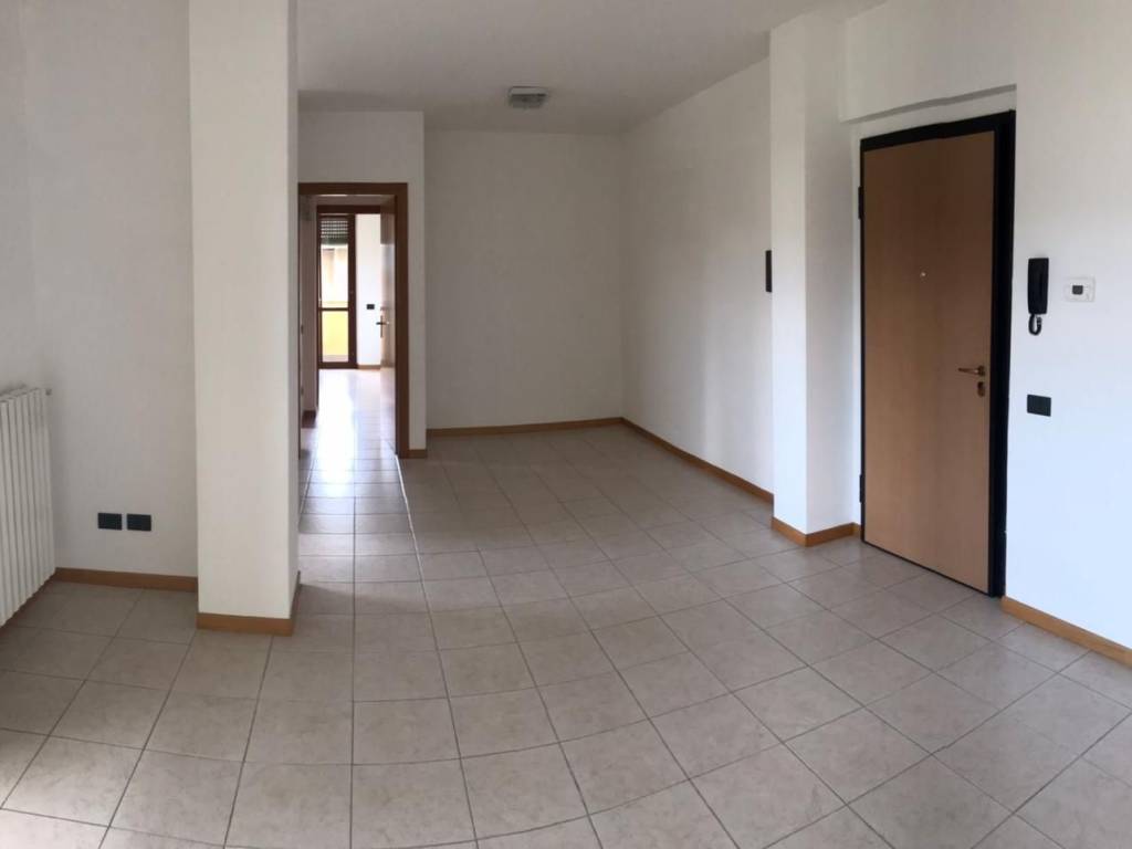 Appartamento a Azzate in Via Colli Renato, 24 - Foto 2