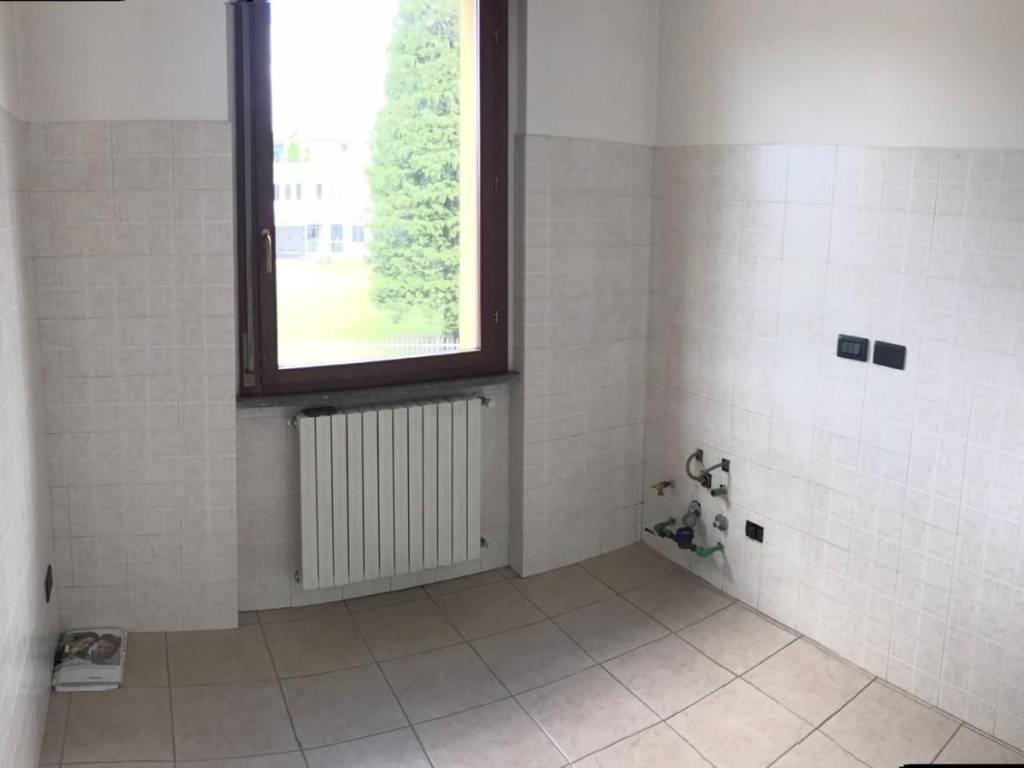 Appartamento a Azzate in Via Colli Renato, 24 - Foto 5