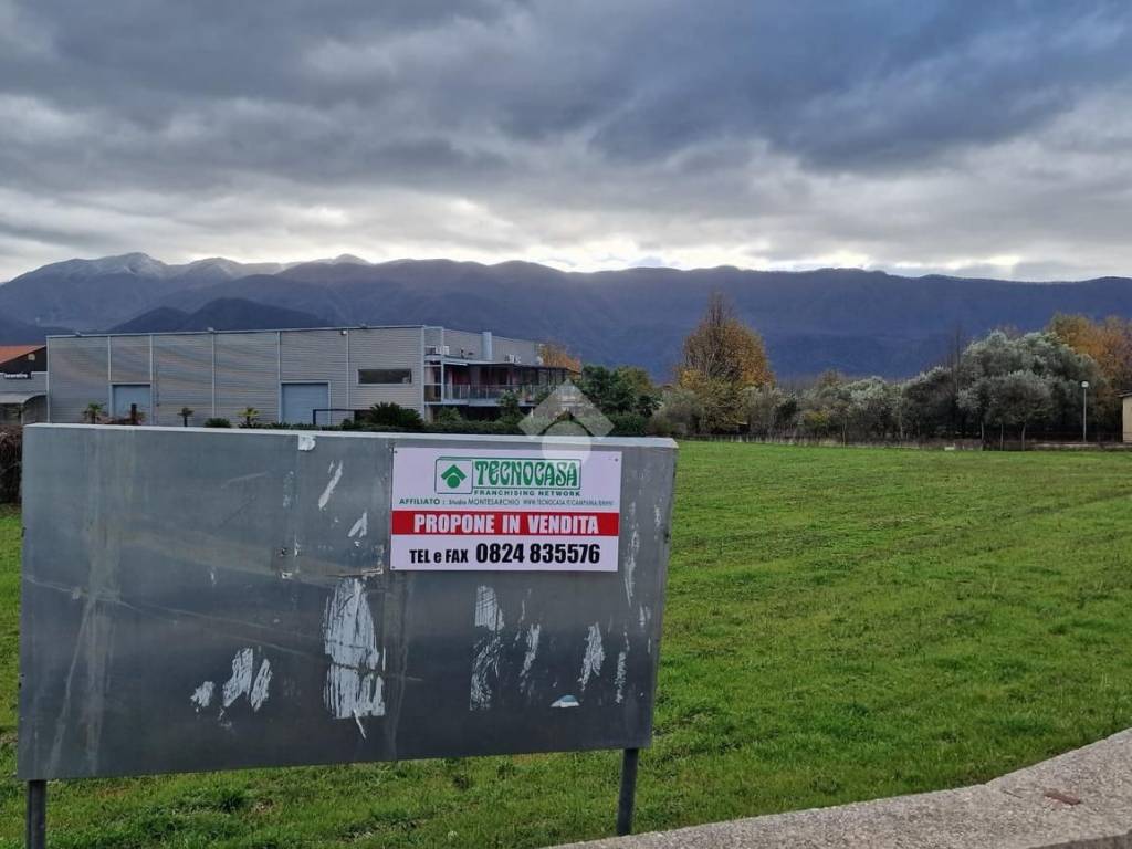 Terreno a Montesarchio in Via Fratelli D'Ambrosio - Foto 3