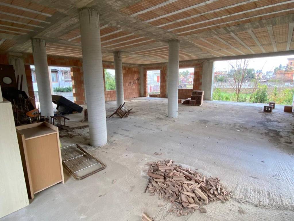 Palazzo / stabile a Castel volturno in Via Ludovico Ariosto Traversa 2, 8 - Foto 2