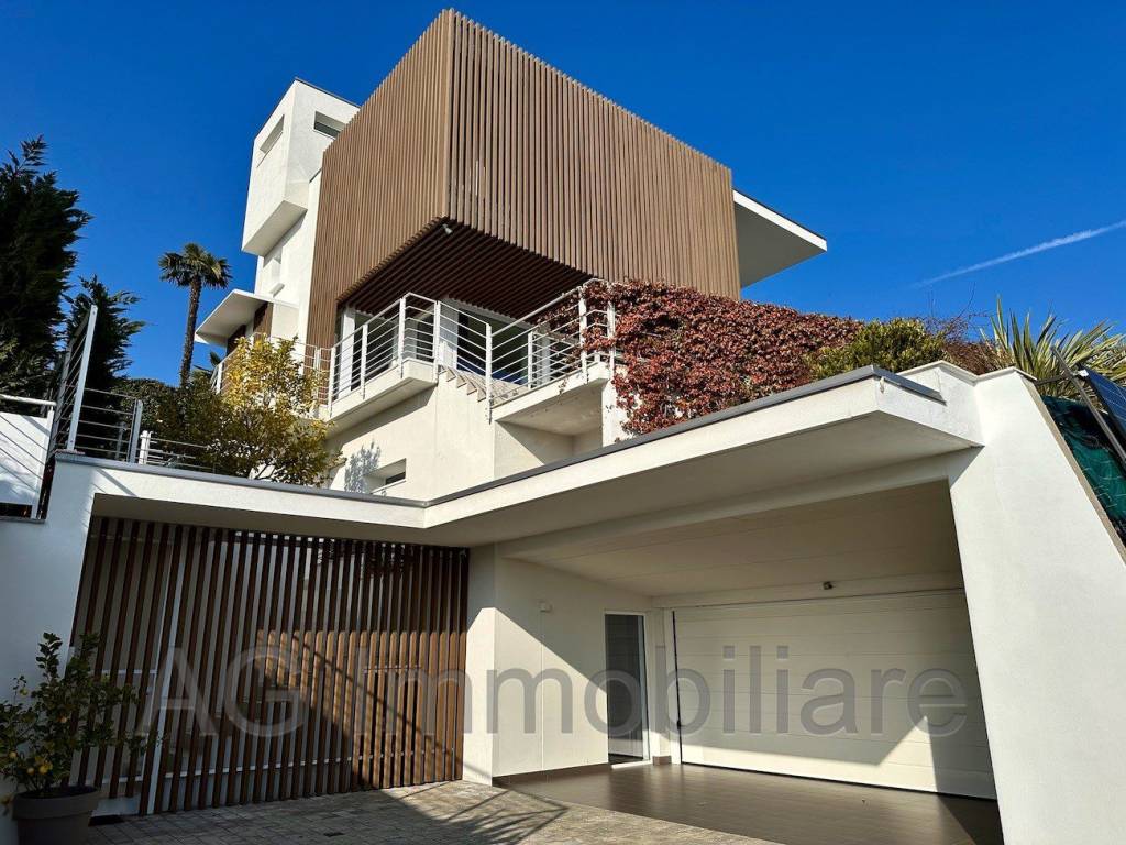Villa a Verbania in Via Intra Premeno, 50 - Foto 2