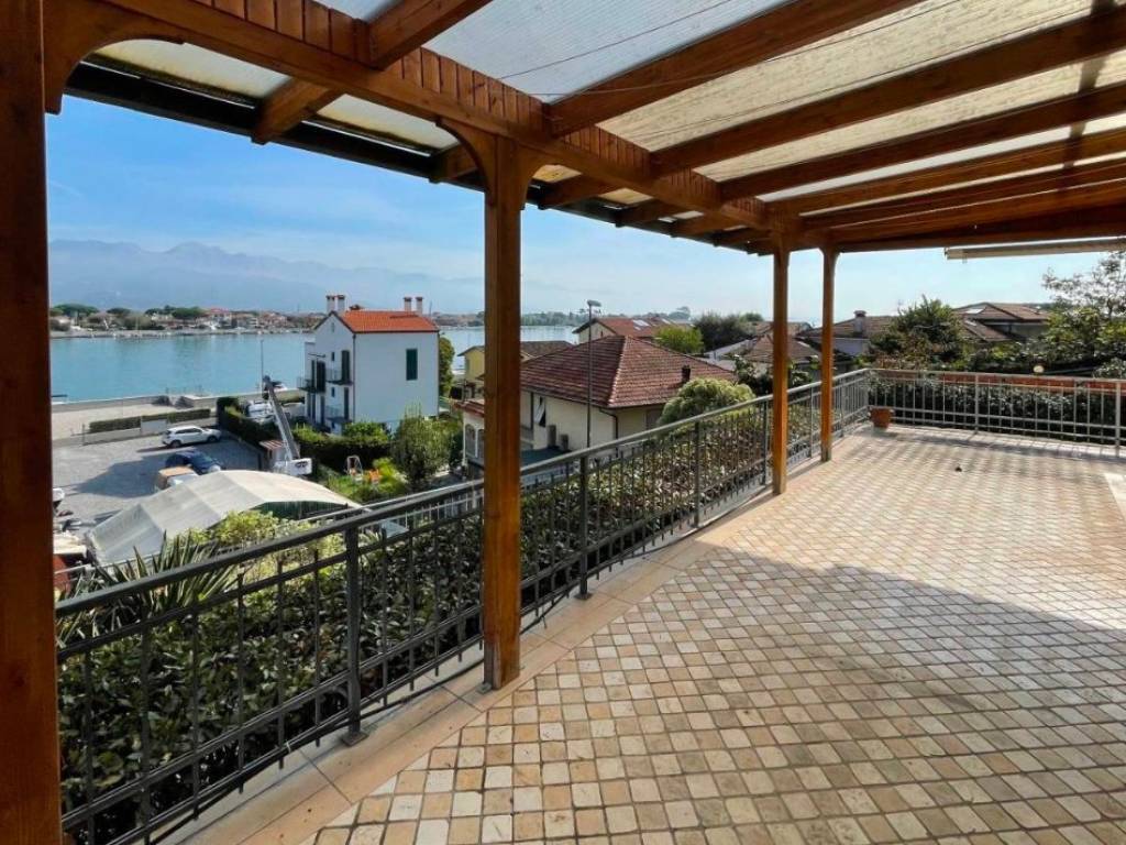 Villa a Ameglia in Via C. A. Fabbricotti, 27 - Foto 2