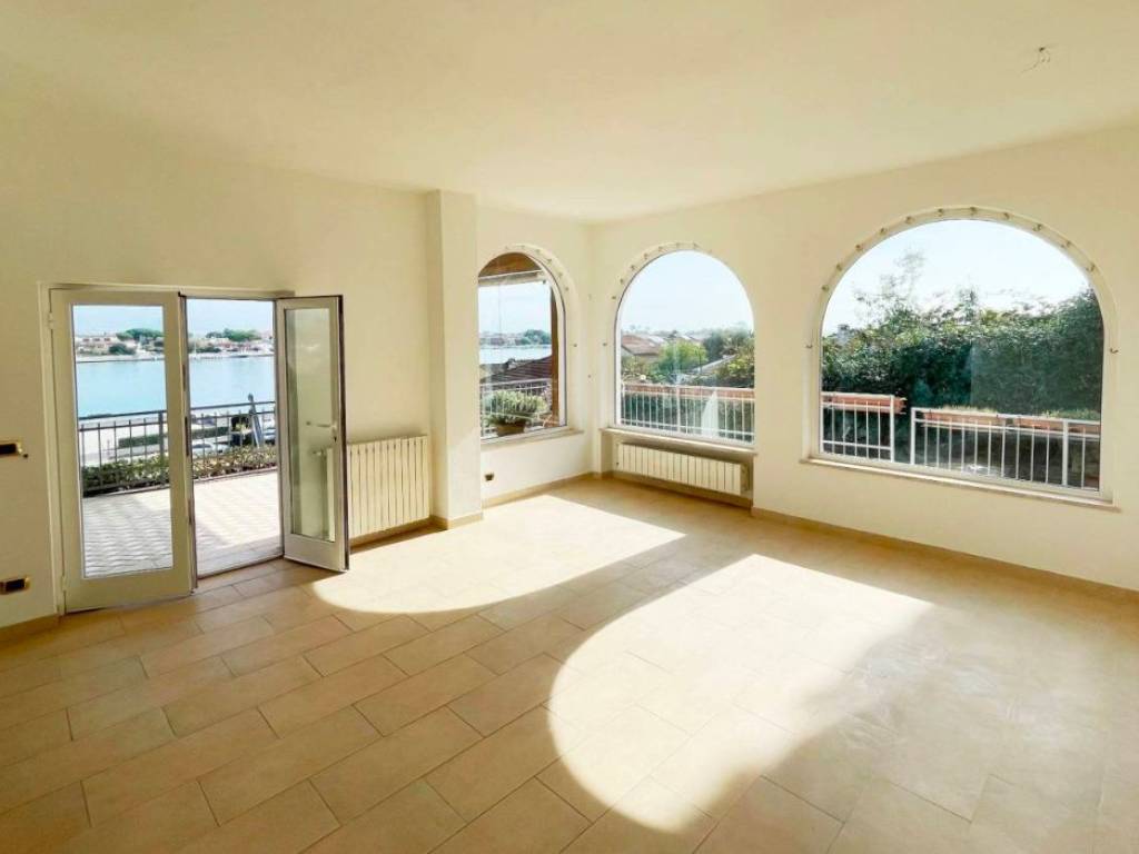 Villa a Ameglia in Via C. A. Fabbricotti, 27 - Foto 4