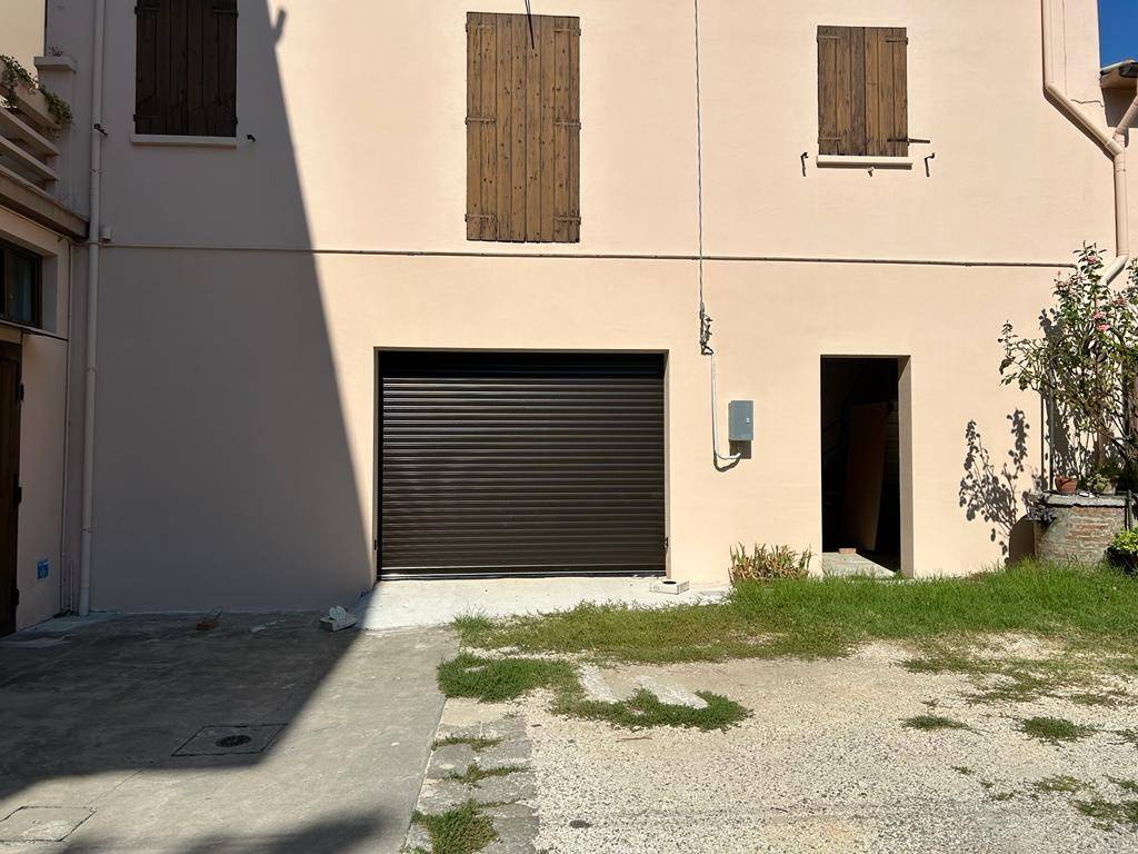 Box / garage a Ferrara in Via Centoversuri, 48 - Foto 2