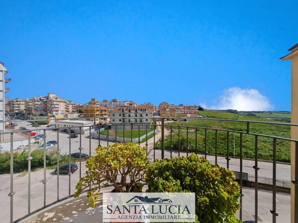 Appartamento a Canicattì in Via Antonio De Curtis - Foto 2