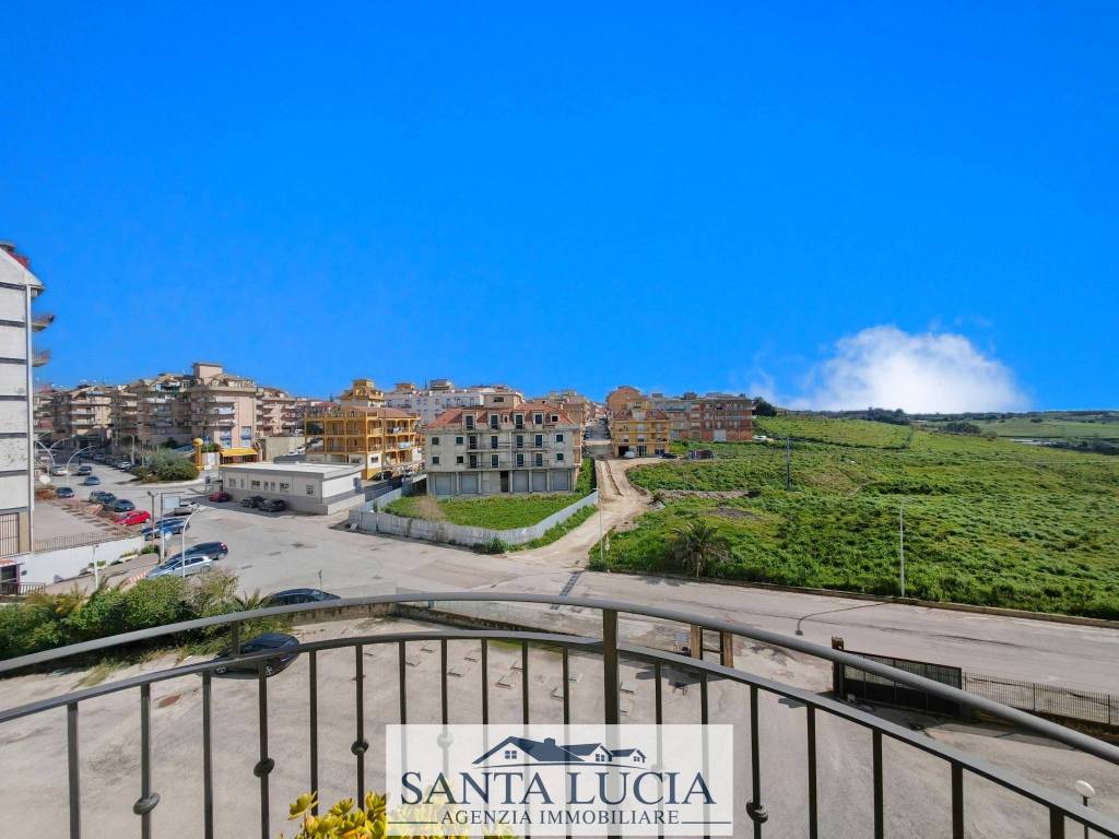 Appartamento a Canicattì in Via Antonio De Curtis - Foto 4