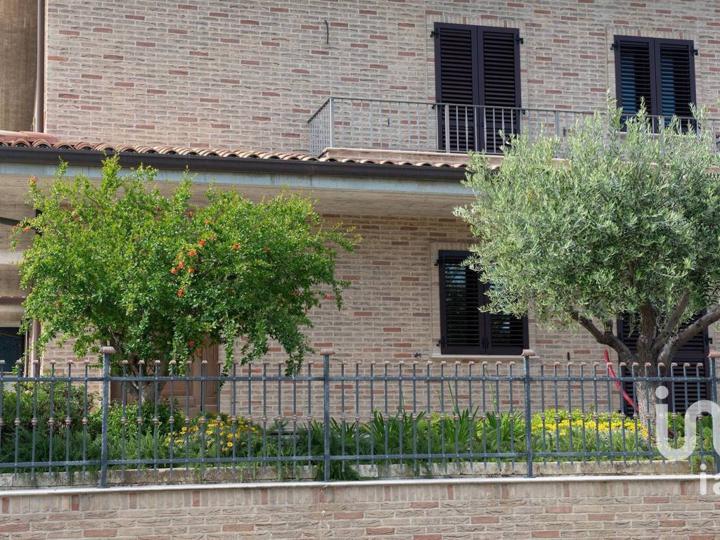 Villa a Civitanova marche in Via Alessandro Manzoni - Foto 2