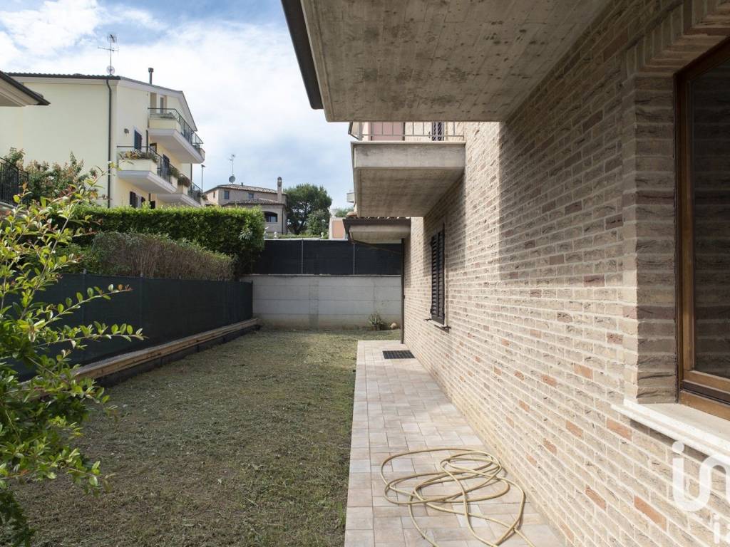 Villa a Civitanova marche in Via Alessandro Manzoni - Foto 4