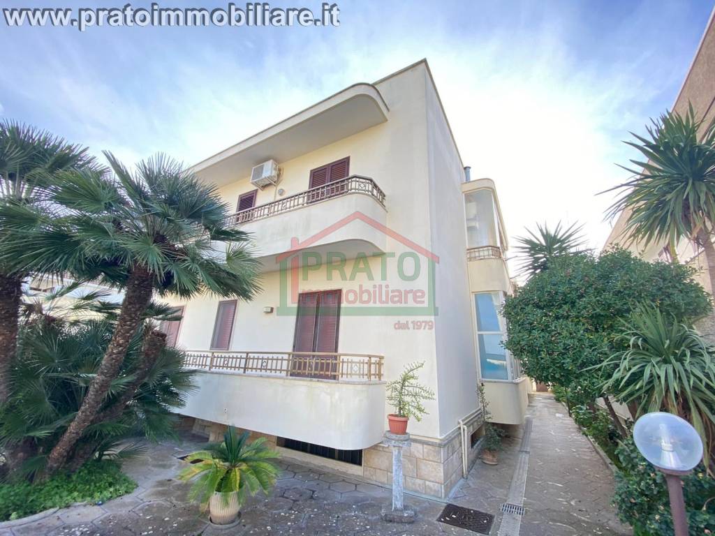 Appartamento a Campi salentina in Via Giuseppe Verdi - Foto 2