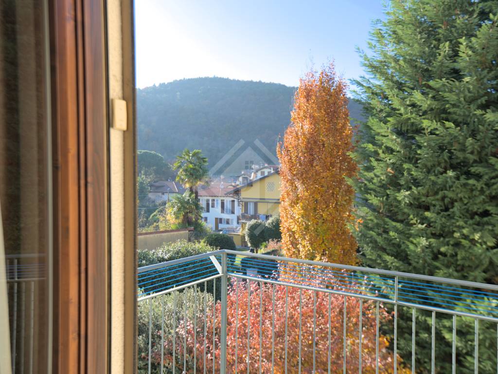 Appartamento a Comabbio in Via ai Prati - Foto 3