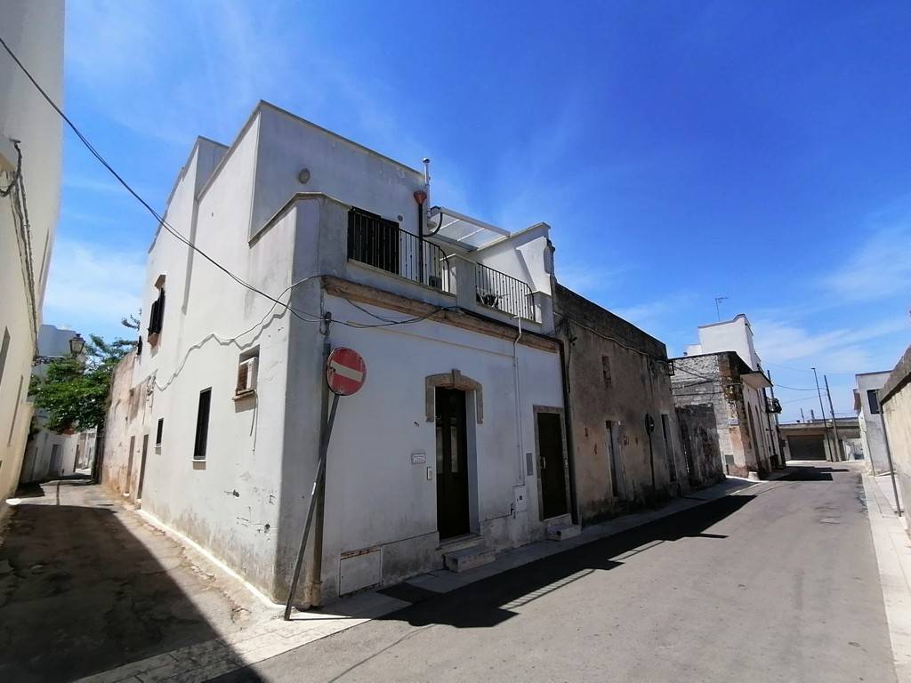 Appartamento a Castrignano del capo in Via Cesare Battisti, 33 - Foto 2