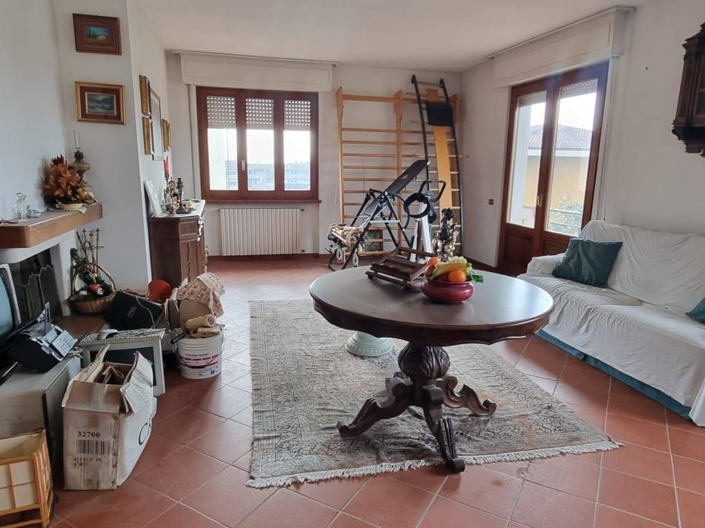 Villa a Massa e cozzile in Via 1 Maggio - Foto 2