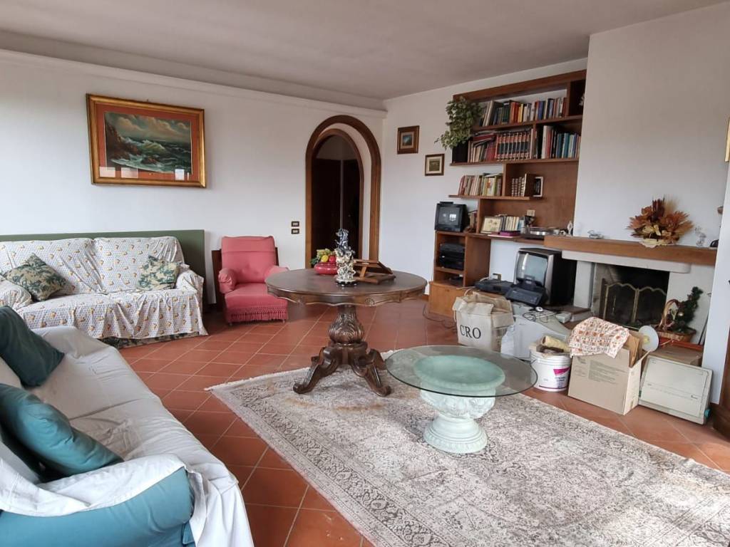 Villa a Massa e cozzile in Via 1 Maggio - Foto 3