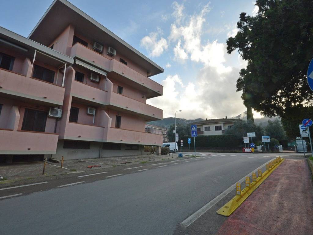 Appartamento a Marciana marina in Viale Llewelyn Lloyd, 6 - Foto 2