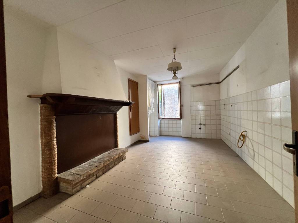 Appartamento a Bevagna in Via Gabriele Crescimbeni - Foto 4