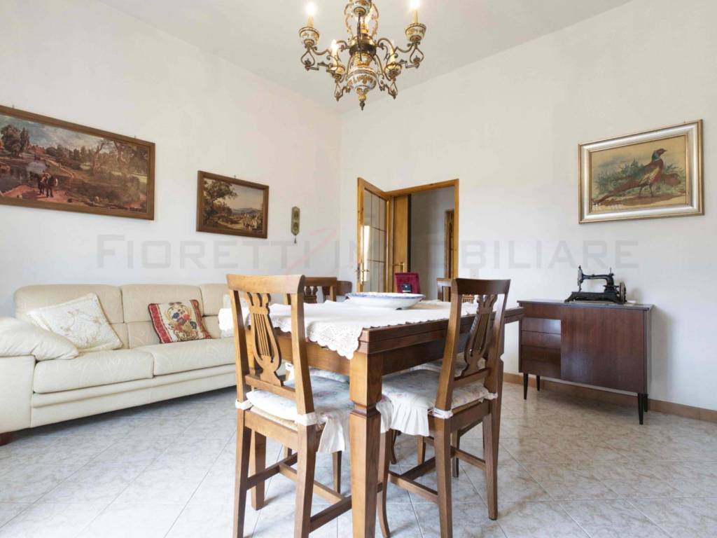 Appartamento a Suvereto in Viale Dante Alighieri - Foto 2