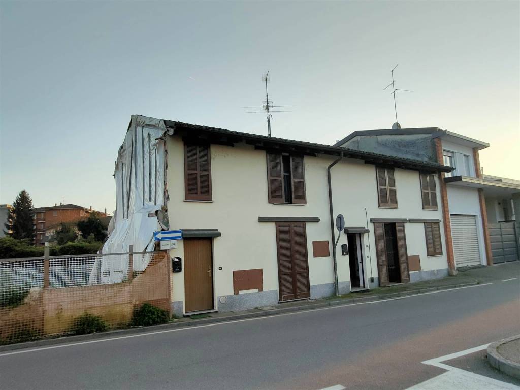 Appartamento a Sant'angelo lodigiano in Largo Santa Maria, 7 - Foto 2
