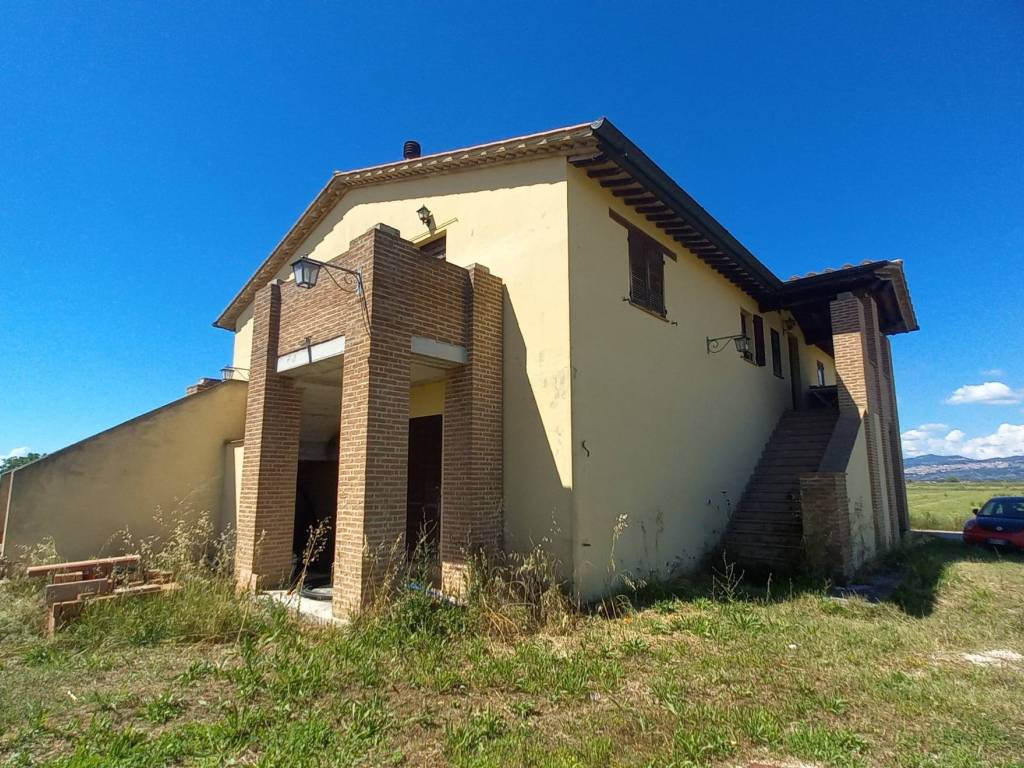 Rustico / casale a Cannara in Strada Provinciale di Collemancio - Foto 3