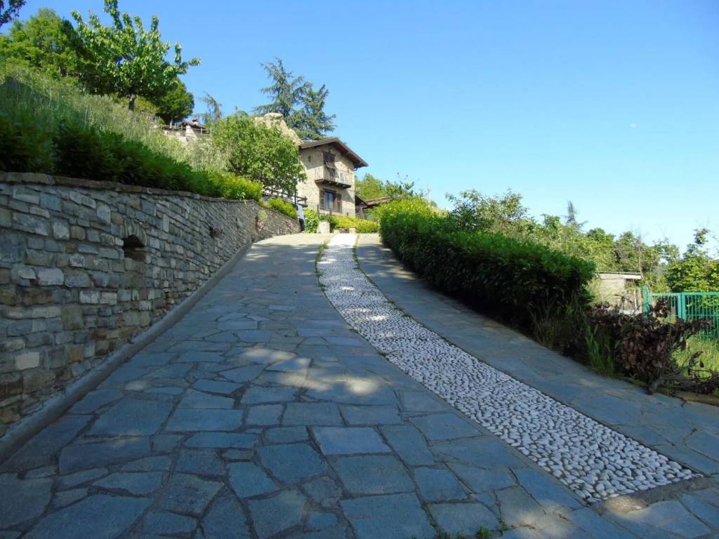 Rustico / casale a Cairo montenotte in Strada Sant'Anna, 23 --/B - Foto 2