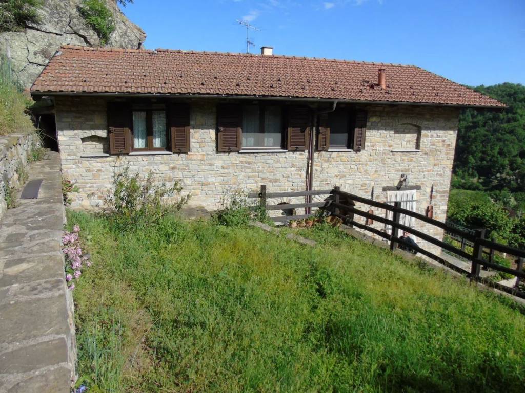 Rustico / casale a Cairo montenotte in Strada Sant'Anna, 23 --/B - Foto 4