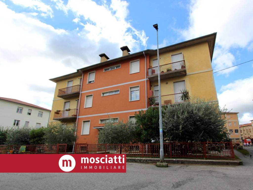 Appartamento a Matelica in Via Beato Gentile Finaguerra, 11 - Foto 2