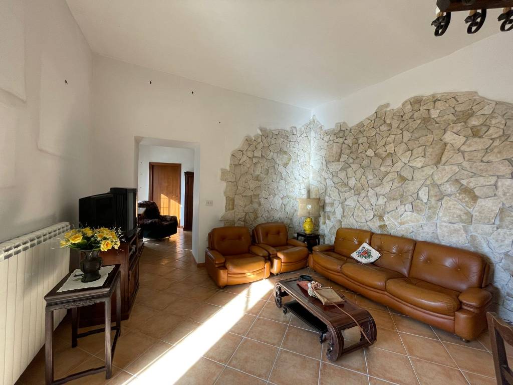 Appartamento a Rocca d'arce in Largo San Cataldo - Foto 5