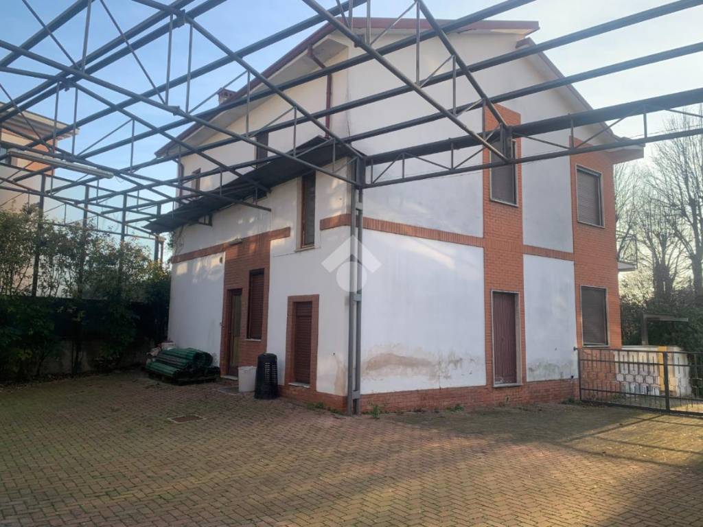Immobile a Castiglione delle stiviere in Viale H. Dunant - Foto 4