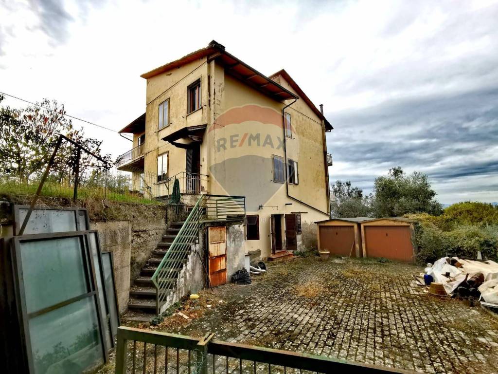 Villa a Loro ciuffenna in via Setteponti Levante, 16 - Foto 2