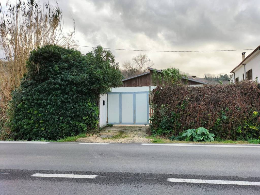 Casa indipendente a Ortona in Strada Comunale Ghiòmera - Foto 2