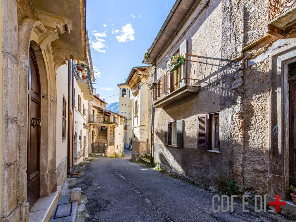Casa indipendente a Borgorose in Via Vallonia - Foto 2