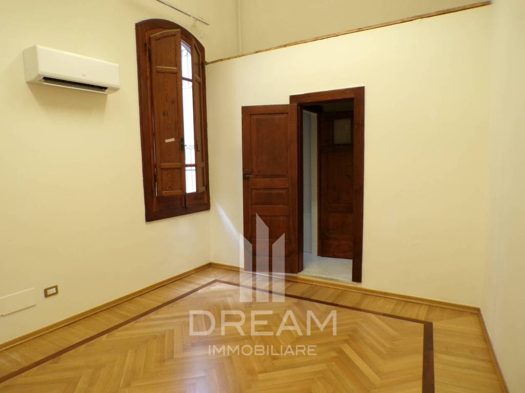 Immobile a Cagliari in Viale Regina Margherita, 30 - Foto 2