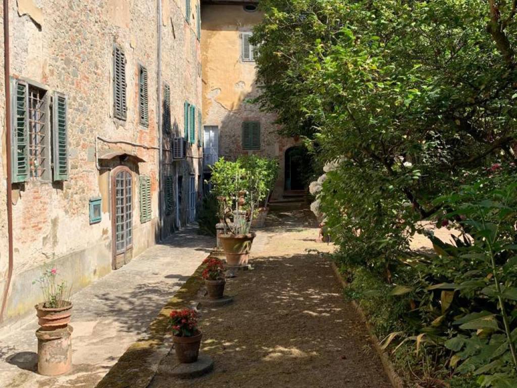 Palazzo / stabile a Pescia - Foto 2
