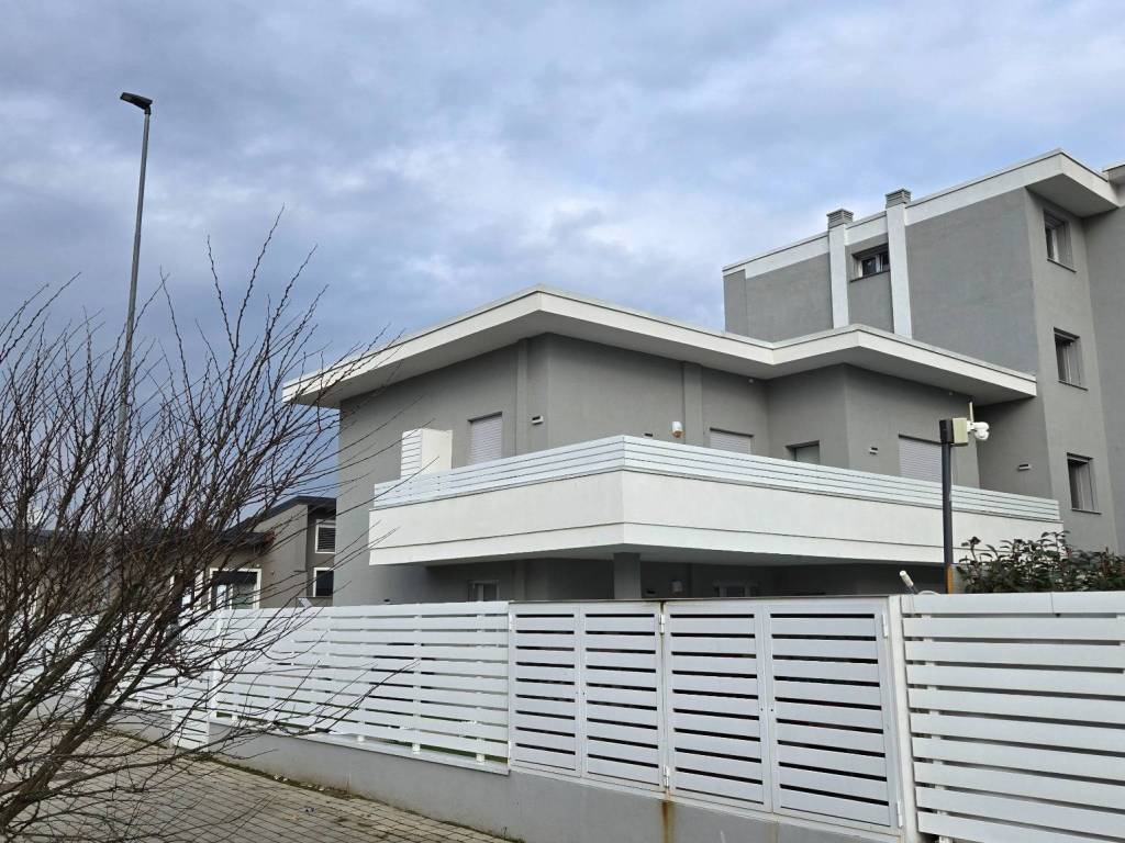 Villa a Caronno pertusella in Vicolo Monte Cassino - Foto 2