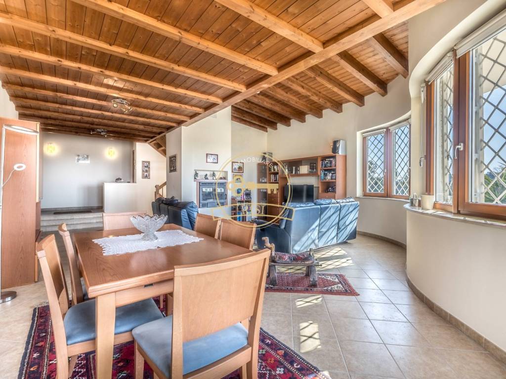 Villa a Aprilia in Via Torre Bruna, 15 - Foto 3