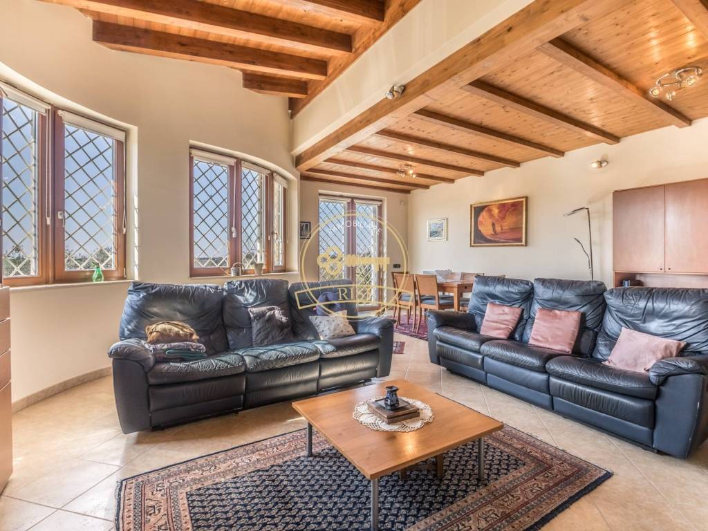 Villa a Aprilia in Via Torre Bruna, 15 - Foto 5