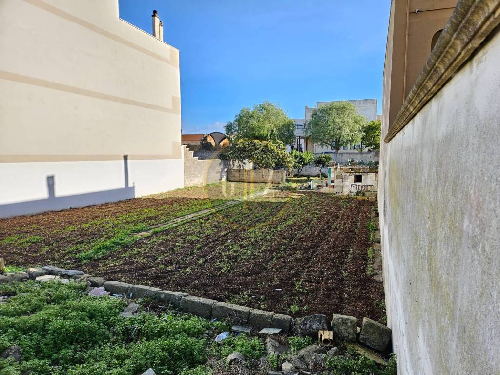 Terreno a Martano in Via Magna Grecia - Foto 2