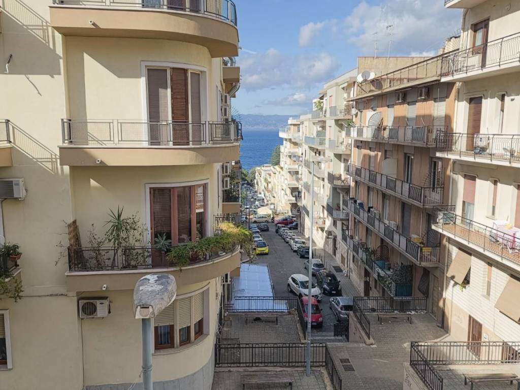 Appartamento a Reggio calabria in Via Possidonea - Foto 2