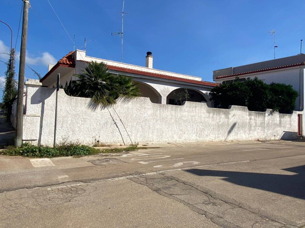 Villa a Salve in Via Martiri di Belfiore, 9 - Foto 4