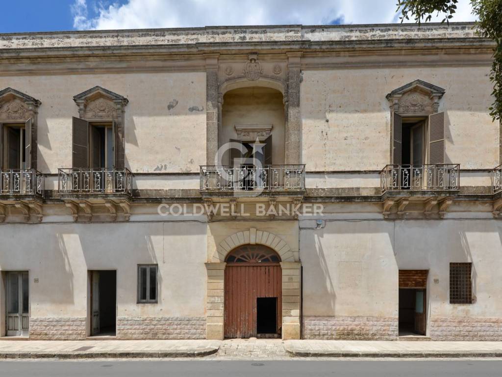 Palazzo / stabile a Soleto in Viale Raimondello Orsini - Foto 2