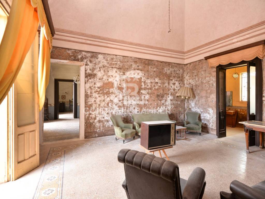 Palazzo / stabile a Soleto in Viale Raimondello Orsini - Foto 3
